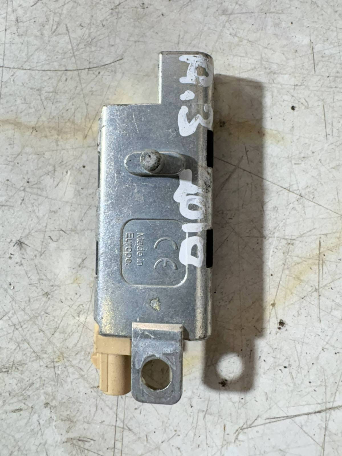 Audi A3 Sportback 8P 2010 1.8tfsi Antenna Amplifier 8P4035225C