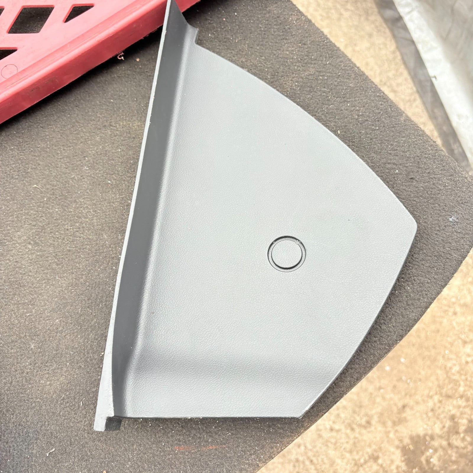 MG6 2014 FRONT DRIVER RIGHT SIDE DASHBOARD END PANEL COVER TRIM 30014642