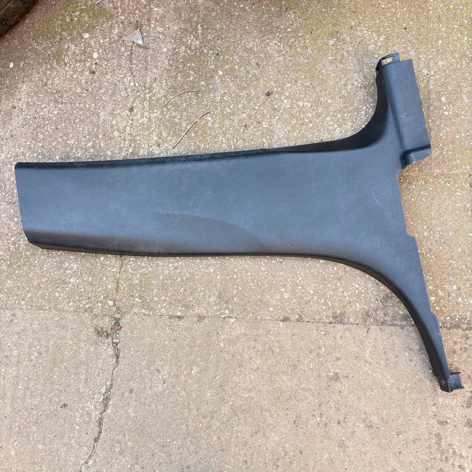 Vauxhall Mokka X MK1 12-19 Front Right Offside Lower B-Pillar Trim 95190843