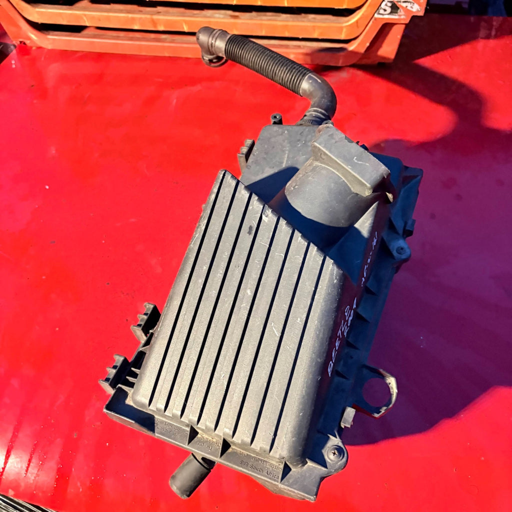 Volkswagen Beetle 2009 Air Filter Box Housing