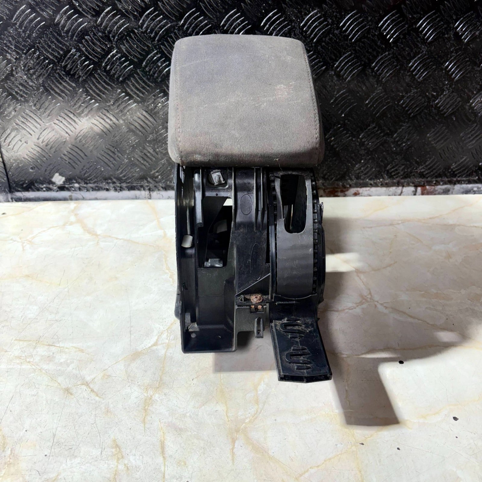 VW Golf TDI MK5 2004-2009 Centre Adjustable Armrest Console Frame 1K0864251A
