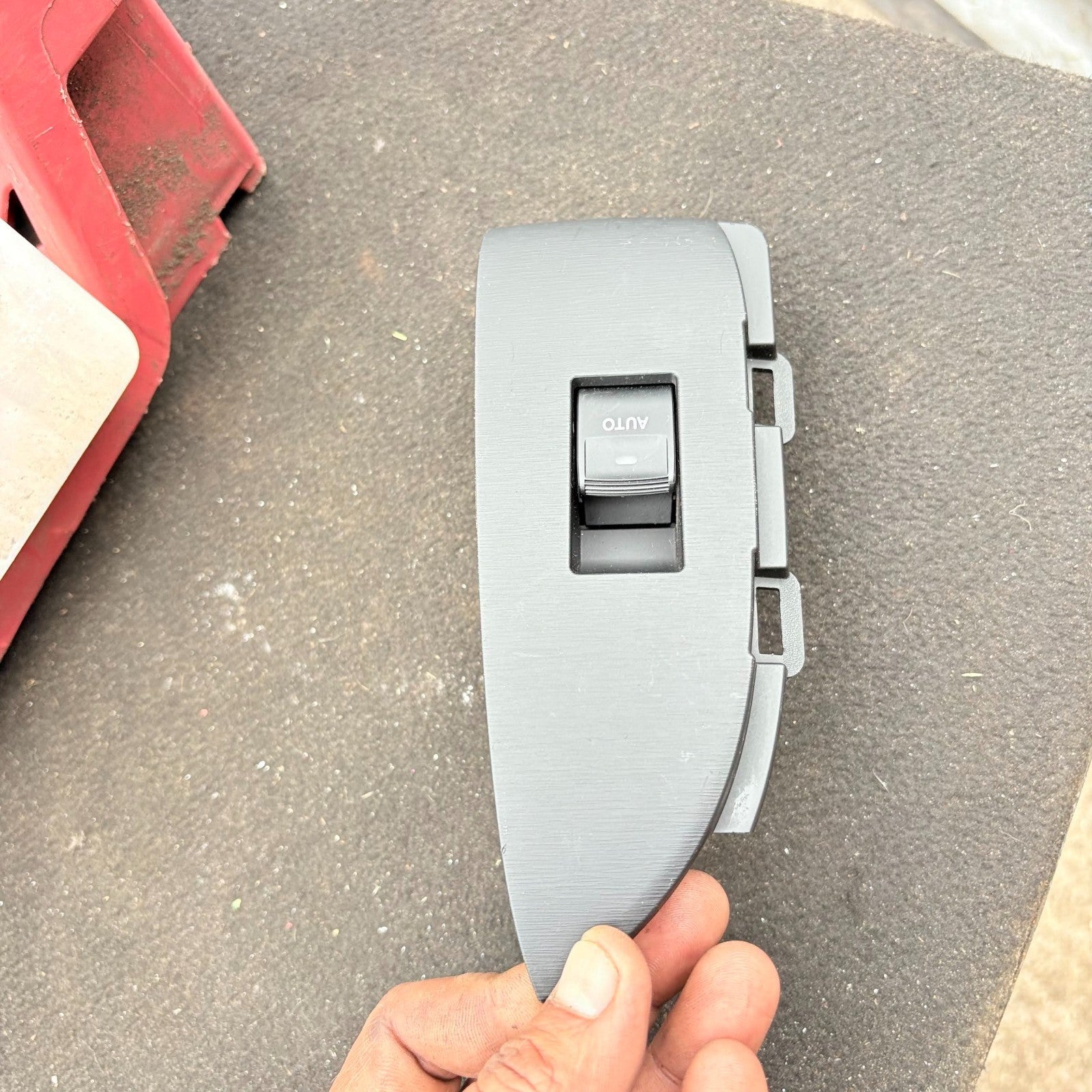 2009-2015 TOYOTA PRIUS 1.8 HYBRID DRIVER SIDE RIGHT REAR WINDOW CONTROL SWITCH