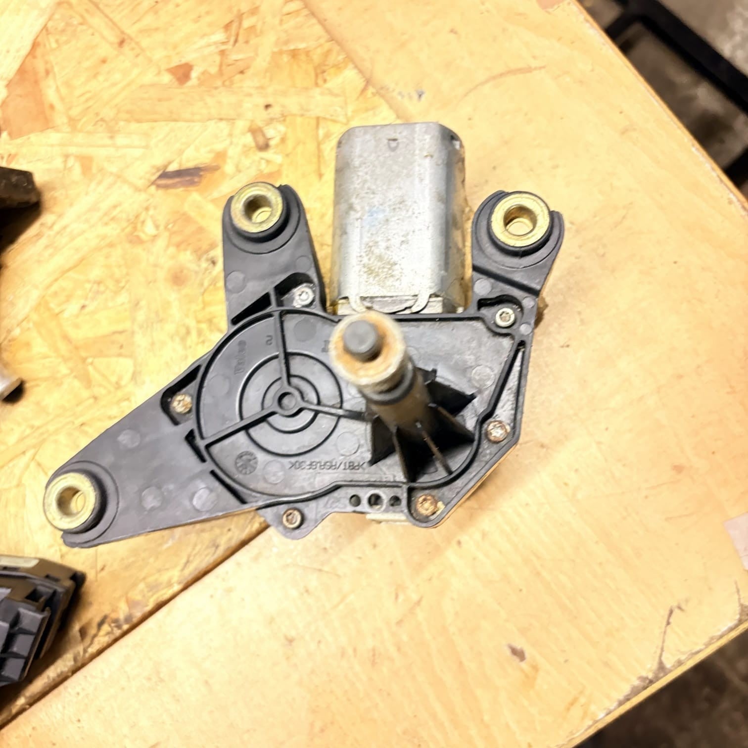 Renault Scenic 2003-2009 Rear Wiper Motor Valeo 53018912