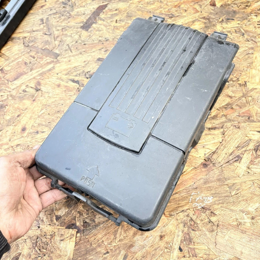 VW Golf Plus 1K Mk5 Battery Cover Lid 1K0915443C 2007