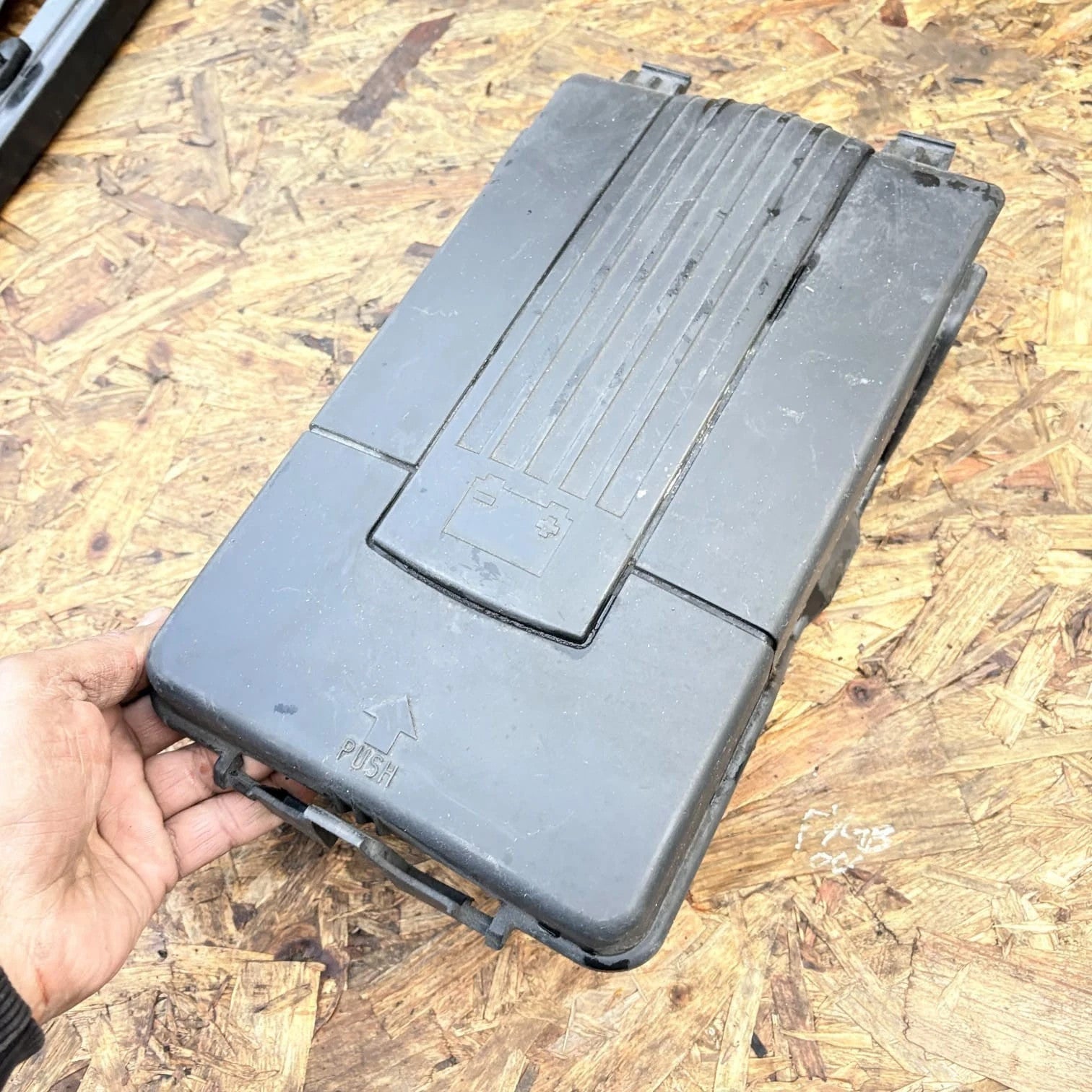 VW Golf Plus 1K Mk5 Battery Cover Lid 1K0915443C 2007