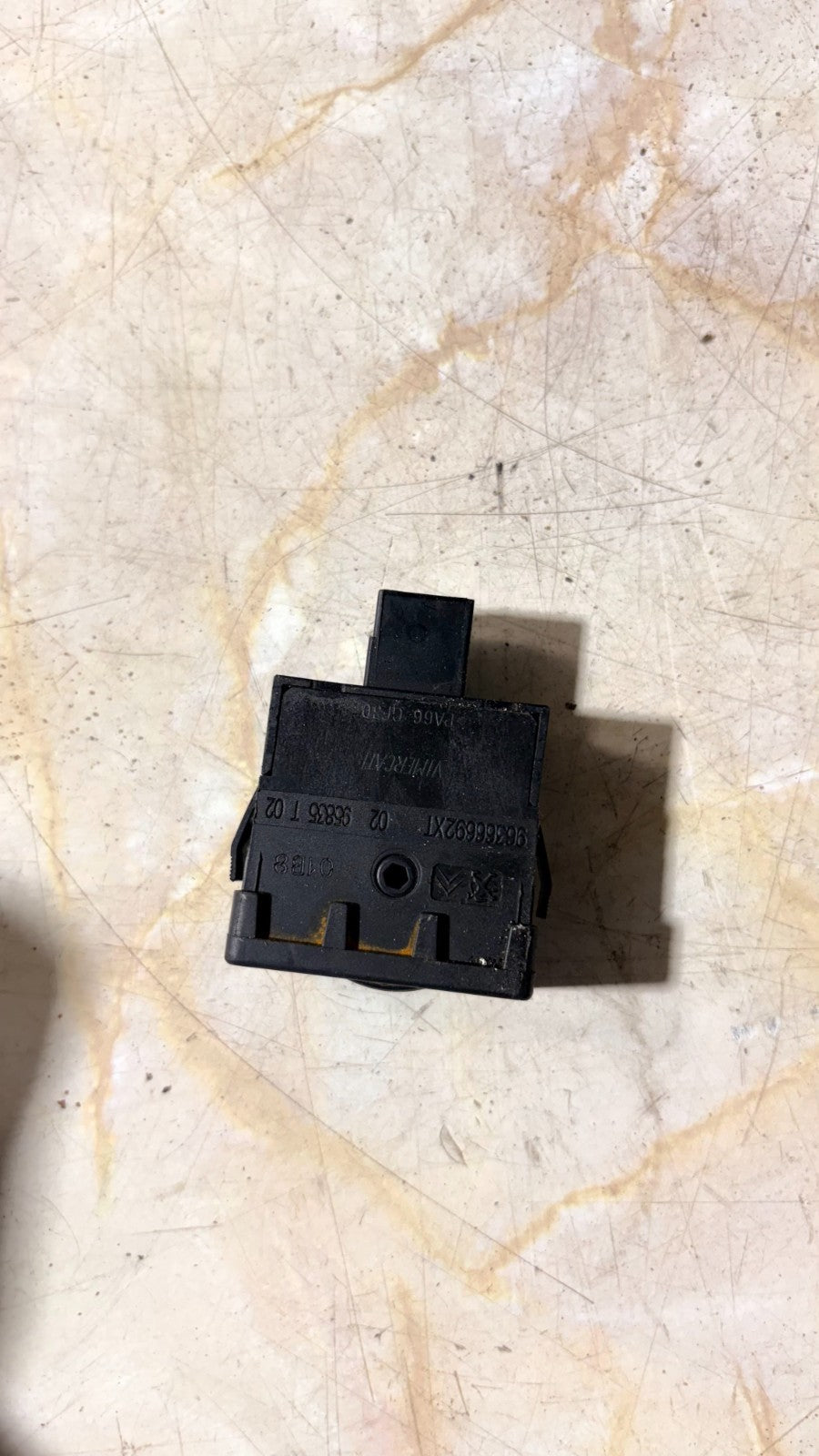 Peugeot 307 2002 Headlight Level Control Switch 96366692XT/02 95835 T 02