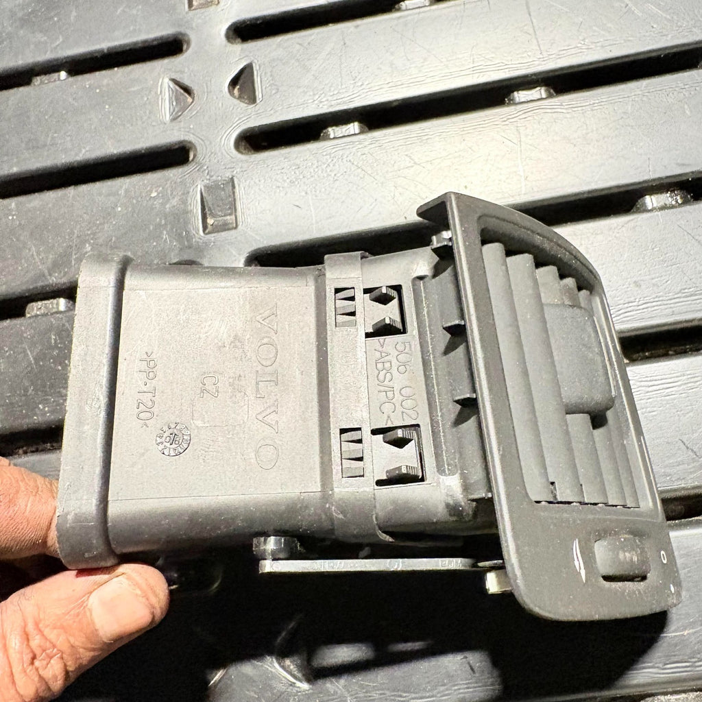 VOLVO V50 2006-2010 AIR VENT PASSENGER NEARSIDE FRONT