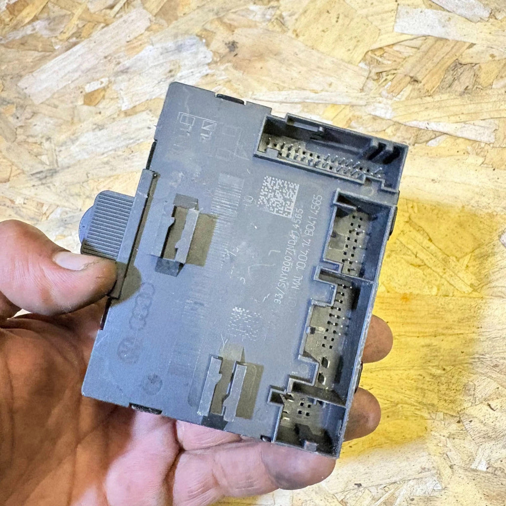Audi A1 8X Mk1 2011-2018 Front Right Door Control Module 8X0959793B
