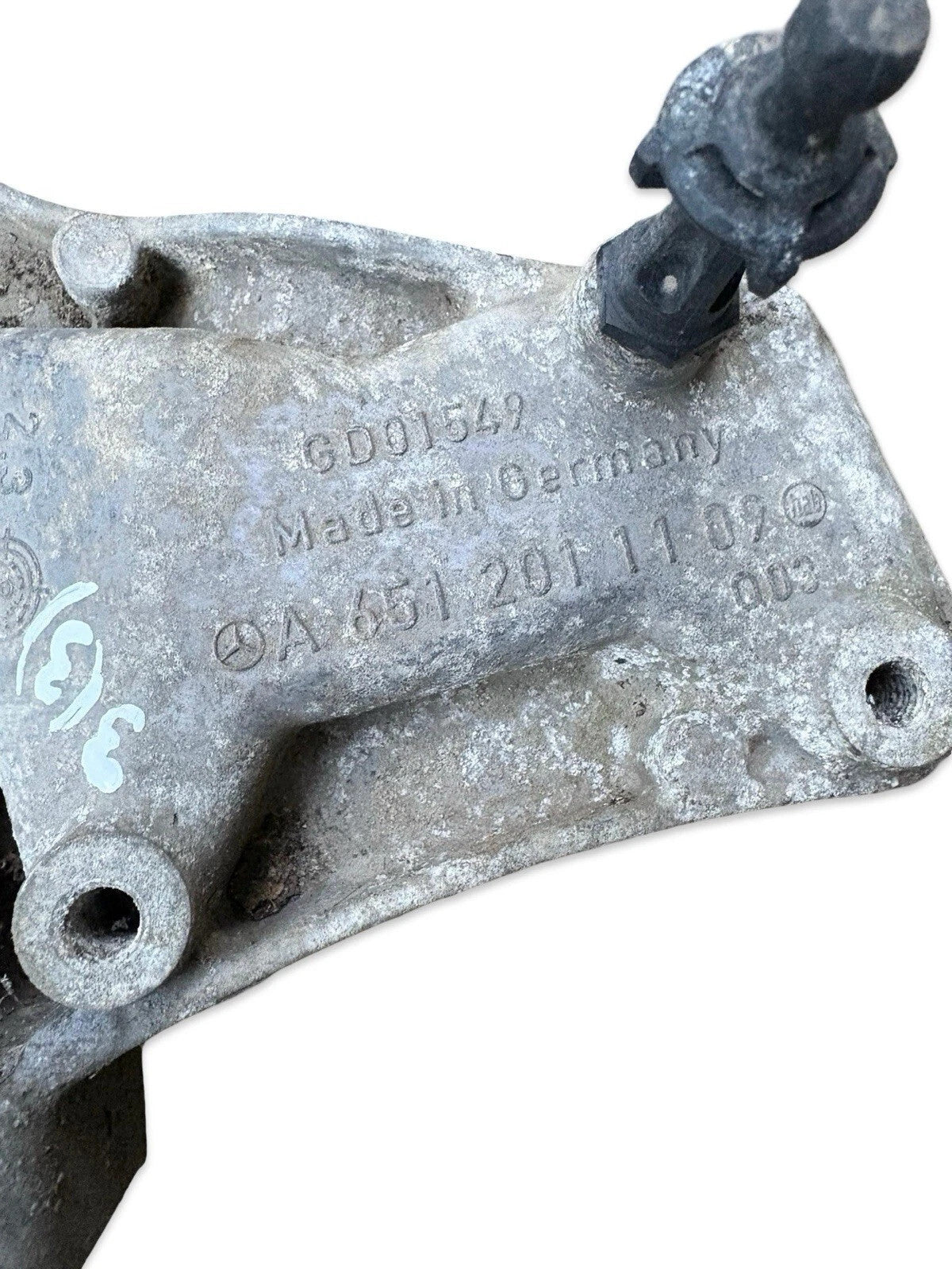 2010 MERCEDES C-CLASS FRONT ENGINE MOUNT A6512011109