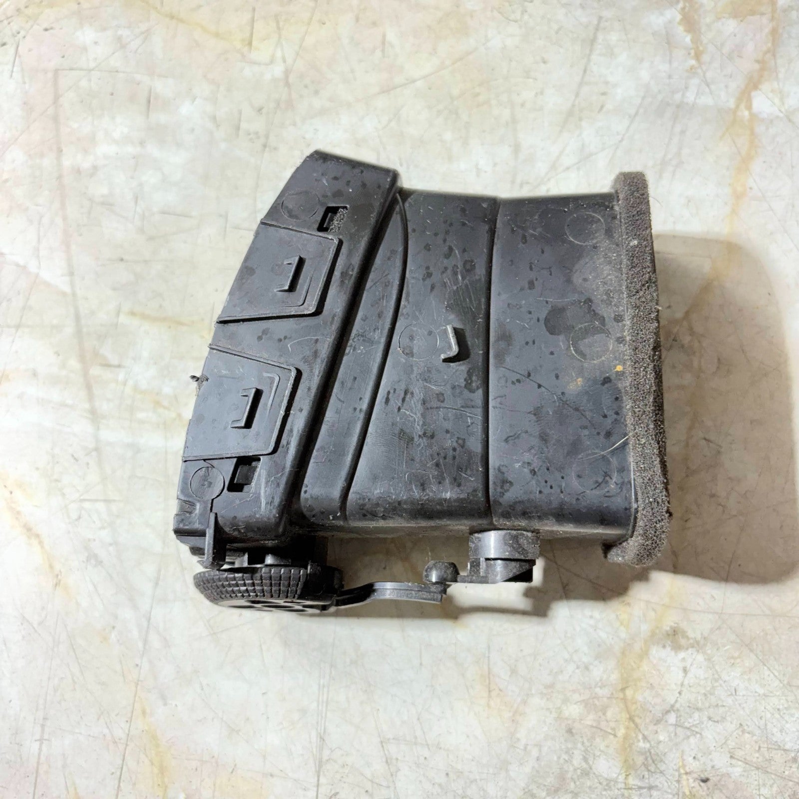 Nissan Dash Board Air Vent 68750BC600