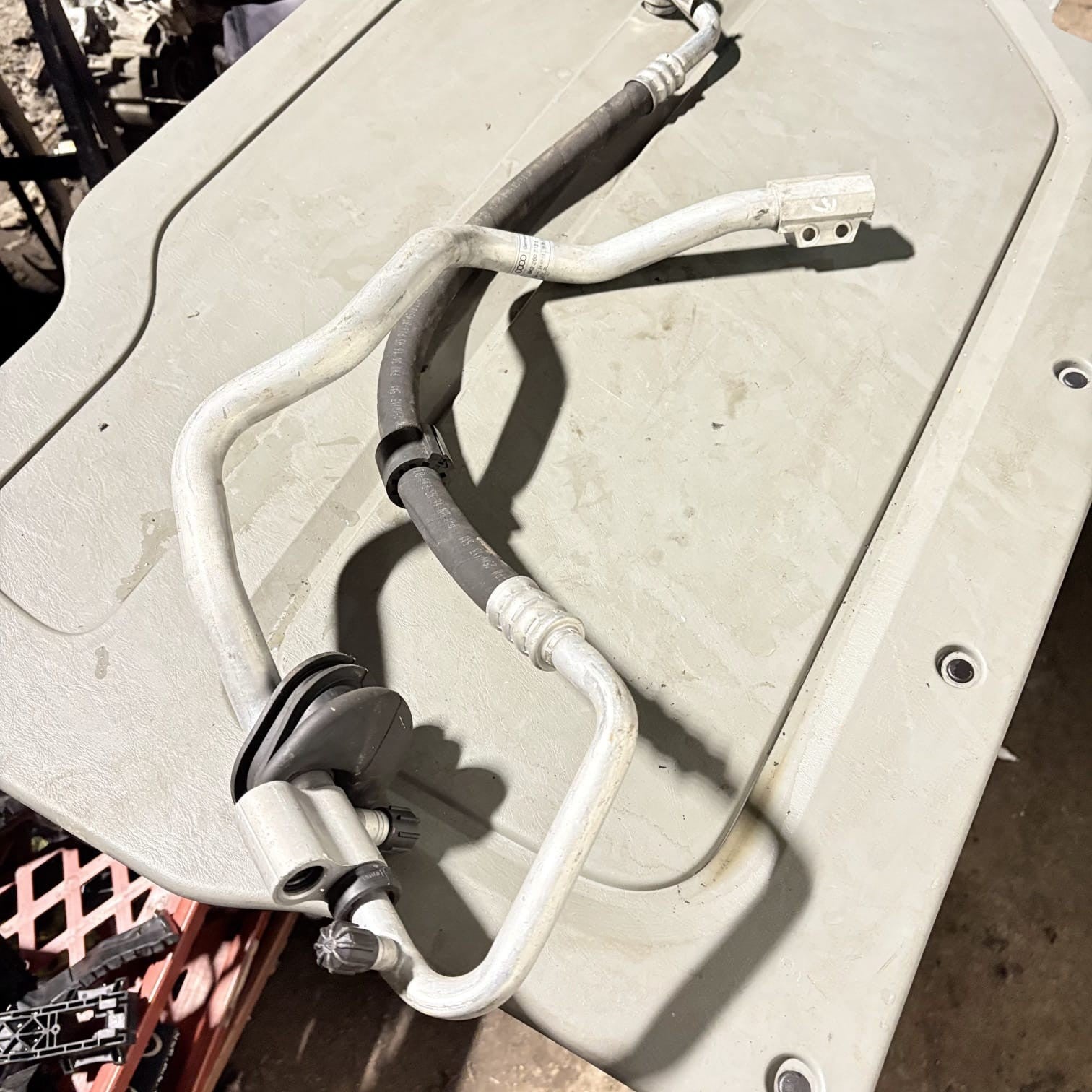 AUDI A4 B8 2.0 TDI 100kW Air Con A/C Pipe Hose 8K0260707S 2011