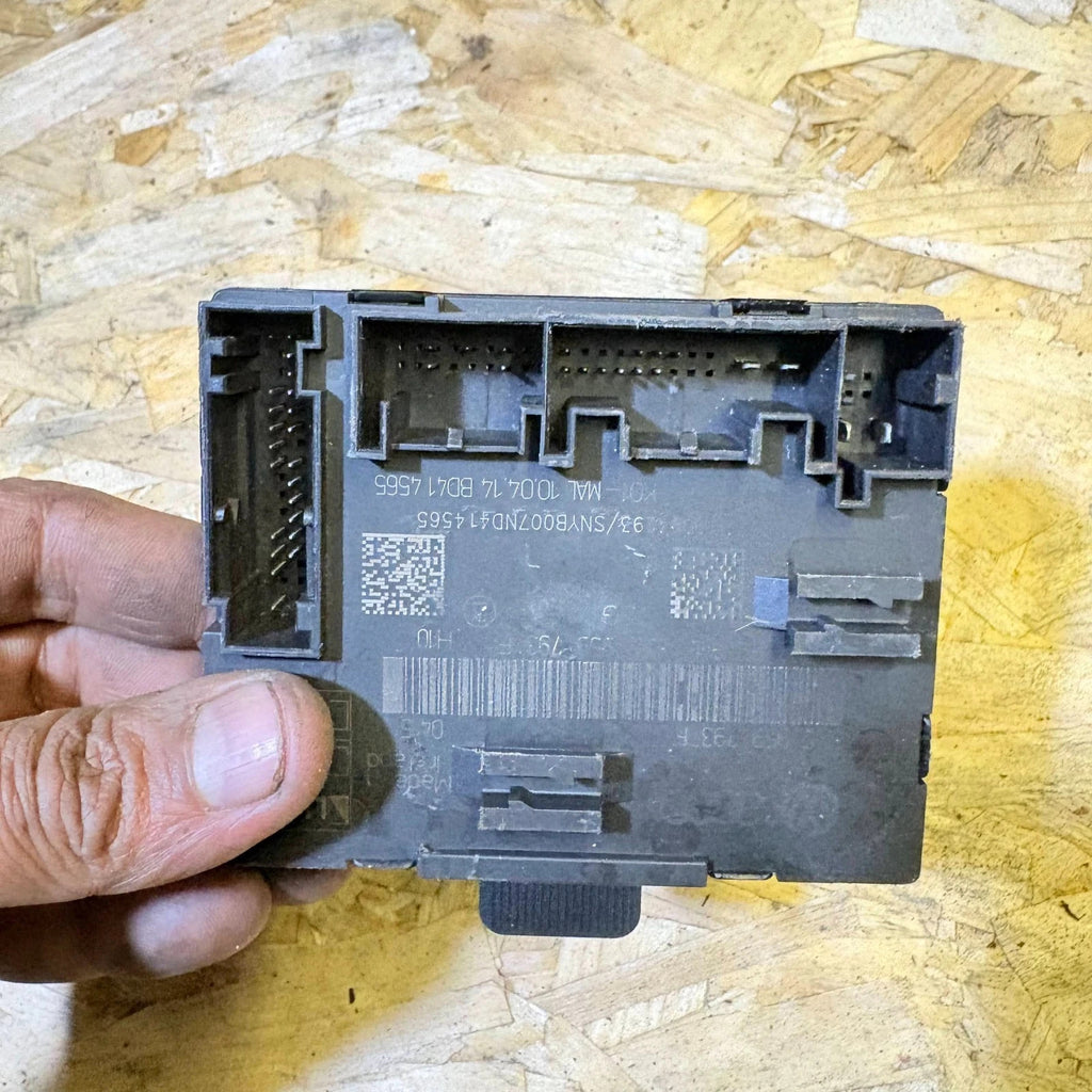 Audi A1 8X Mk1 2011-2018 Front Right Door Control Module 8X0959793B