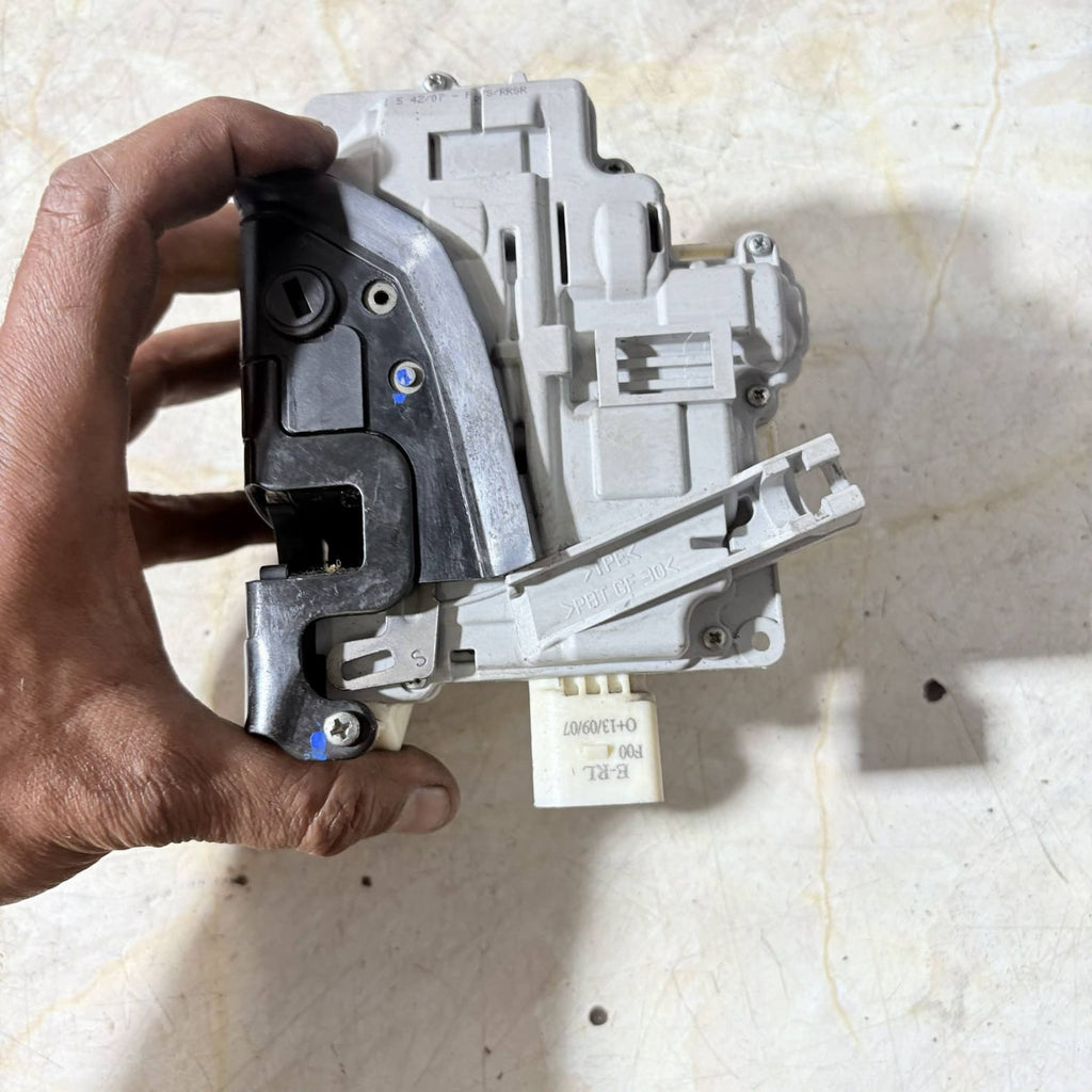 PASSENGER REAR DOORLOCK ACTUATOR MECHANISM FOR AUDI A3 A4 A6 JA6-8E0839015AA NSR