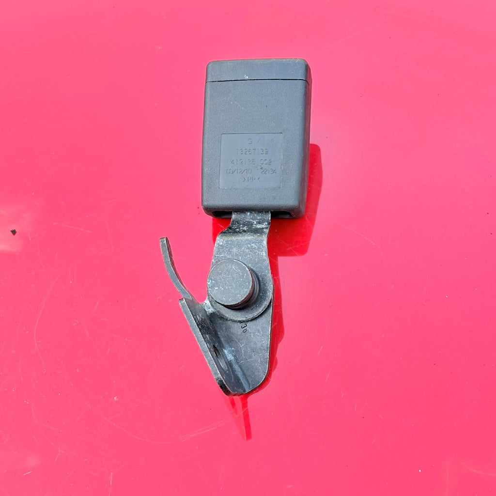 Vauxhall/Opel Insignia 2009-2017 Rear Left Seat Belt Buckle Receiver 13267139