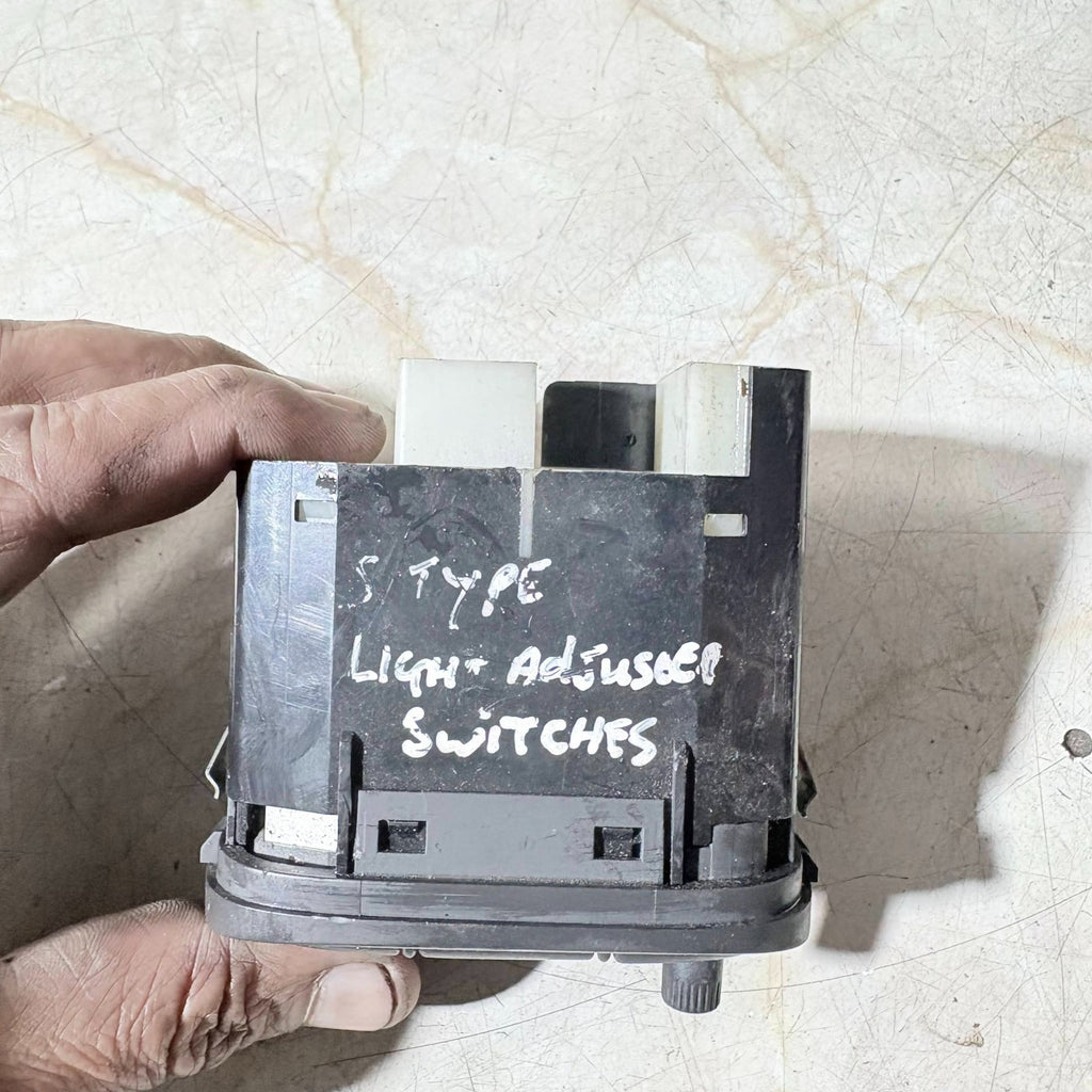 1999?2007 Jaguar S-Type Dash Switch Panel (Headlight/Fog/Cruise)
