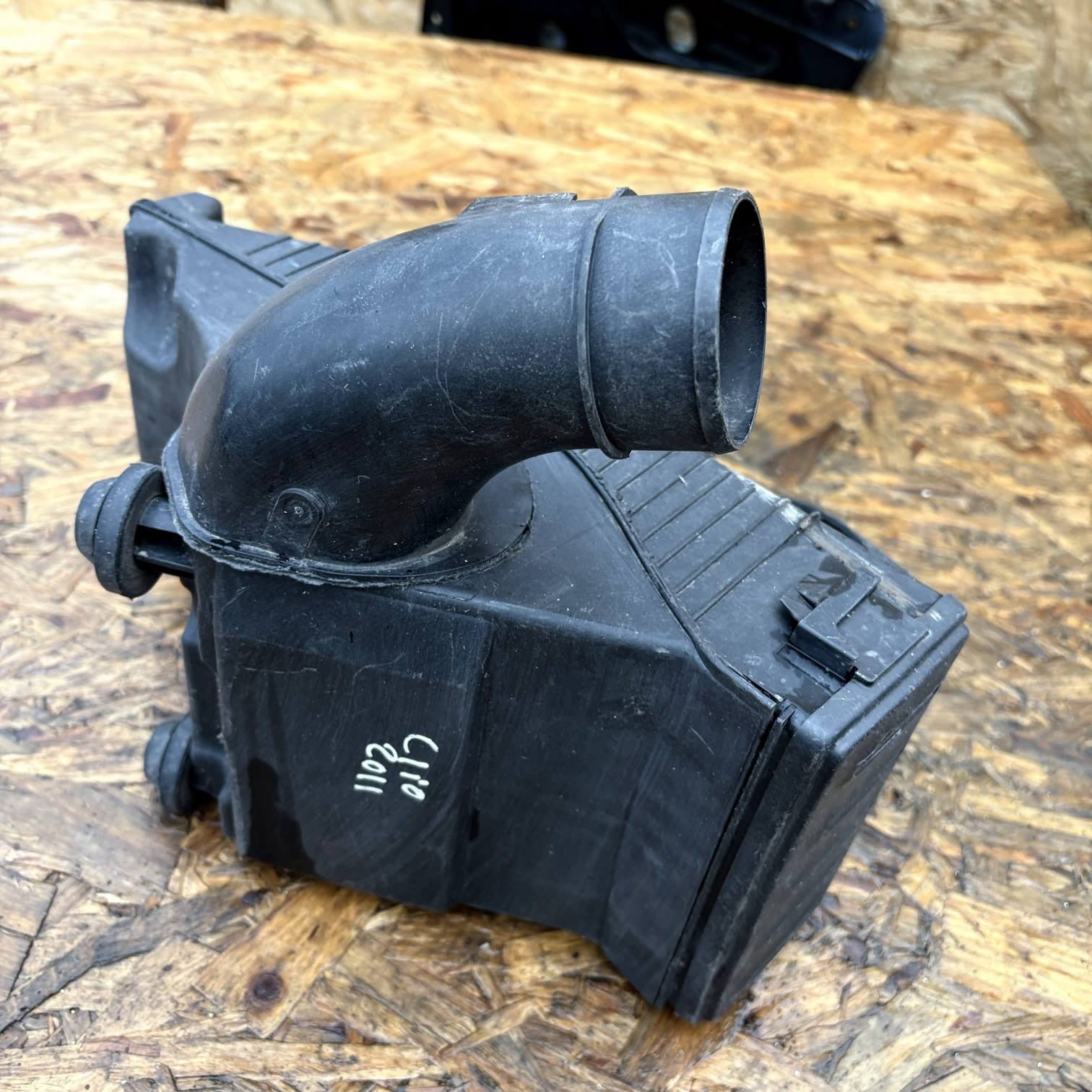 Renault Clio 2011 NISSAN NOTE 1.5 AIR BOX 8200398990