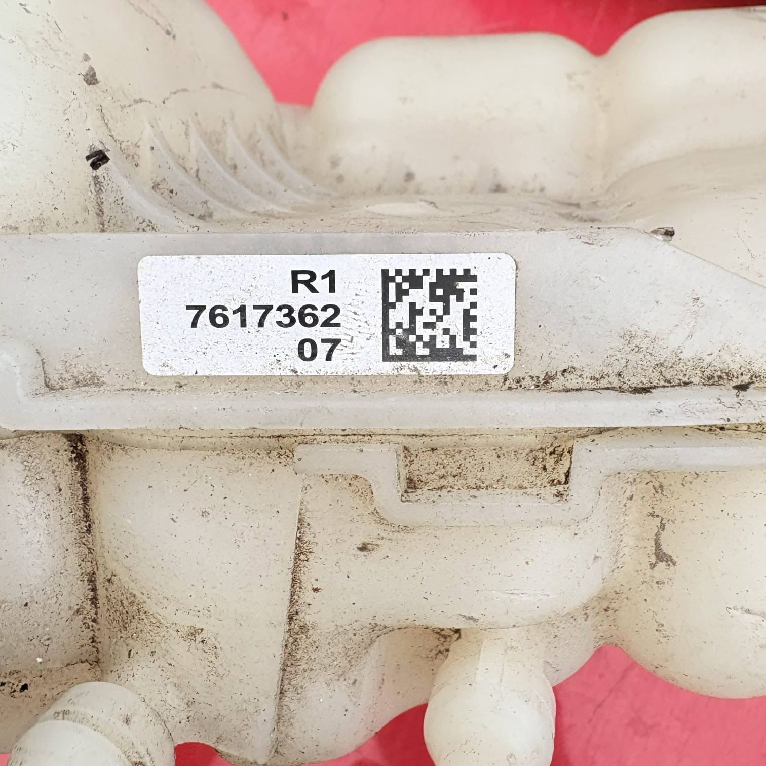BMW Coolant Expansion Tank/Header Tank Reservoir 7617362 17137617362 B37 B47