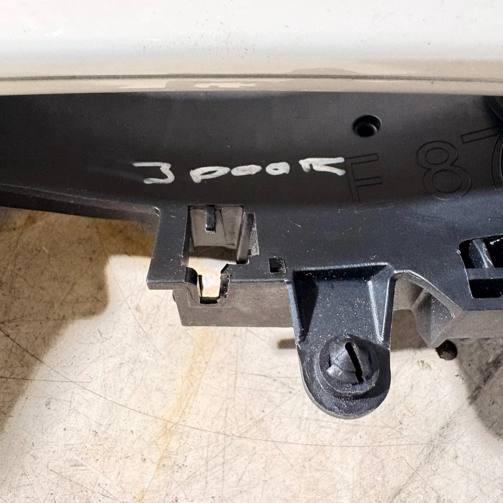 BMW 1 116D F20 MK2 5DRS HATCH FRONT LEFT SIDE DOOR HANDL 11-19