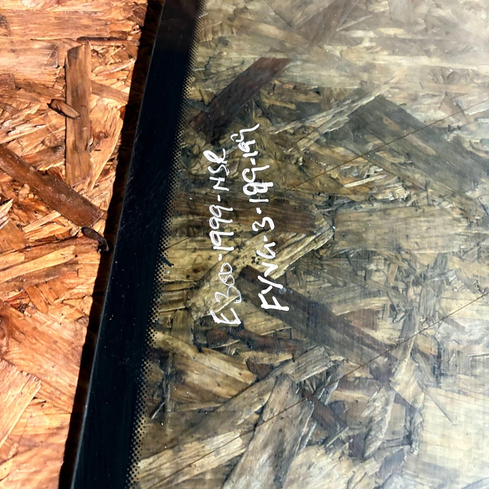 MERCEDES BENZ E CLASS E300 REAR LEFT PASSENGER SIDE WINDOW QUARTER GLASS 1999