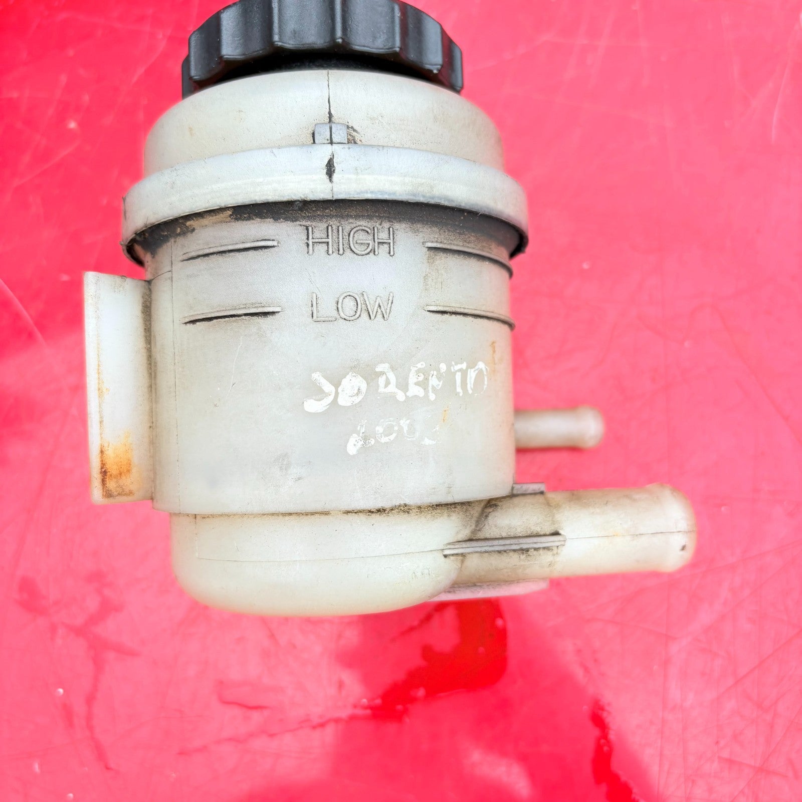 KIA SORENTO POWER STEERING RESERVOIR BOTTLE