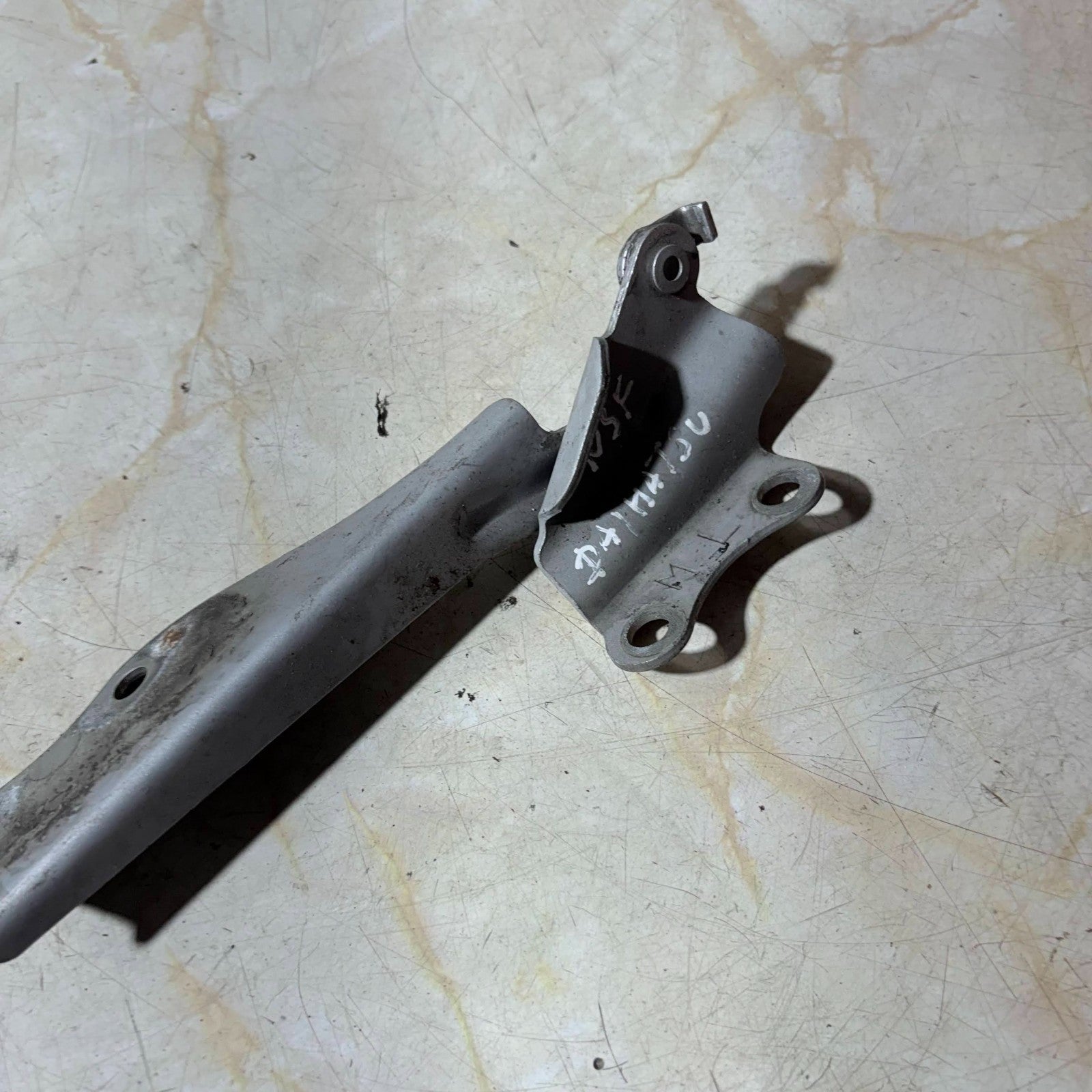 Daihatsu Left Front Bonnet Hood Hinge