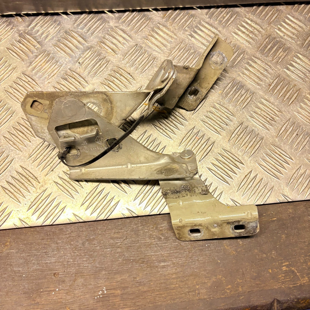 011074E Front Left Passenger Side Bonnet Hinge Renault Megane MK2 2002-2008 OEM