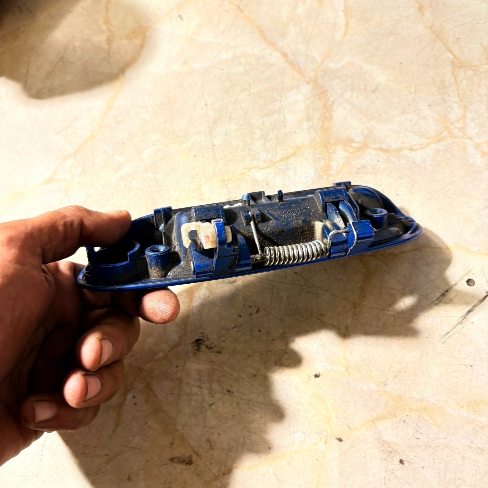KIA PICANTO MK1 FRONT DRIVER RIGHT DOOR HANDLE 2007-2011