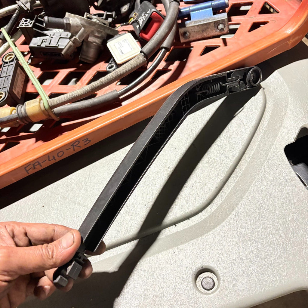 HYUNDAI i10 MK1 07-13 Rear Boot Tailgate Windscreen Wiper Arm 988110X000