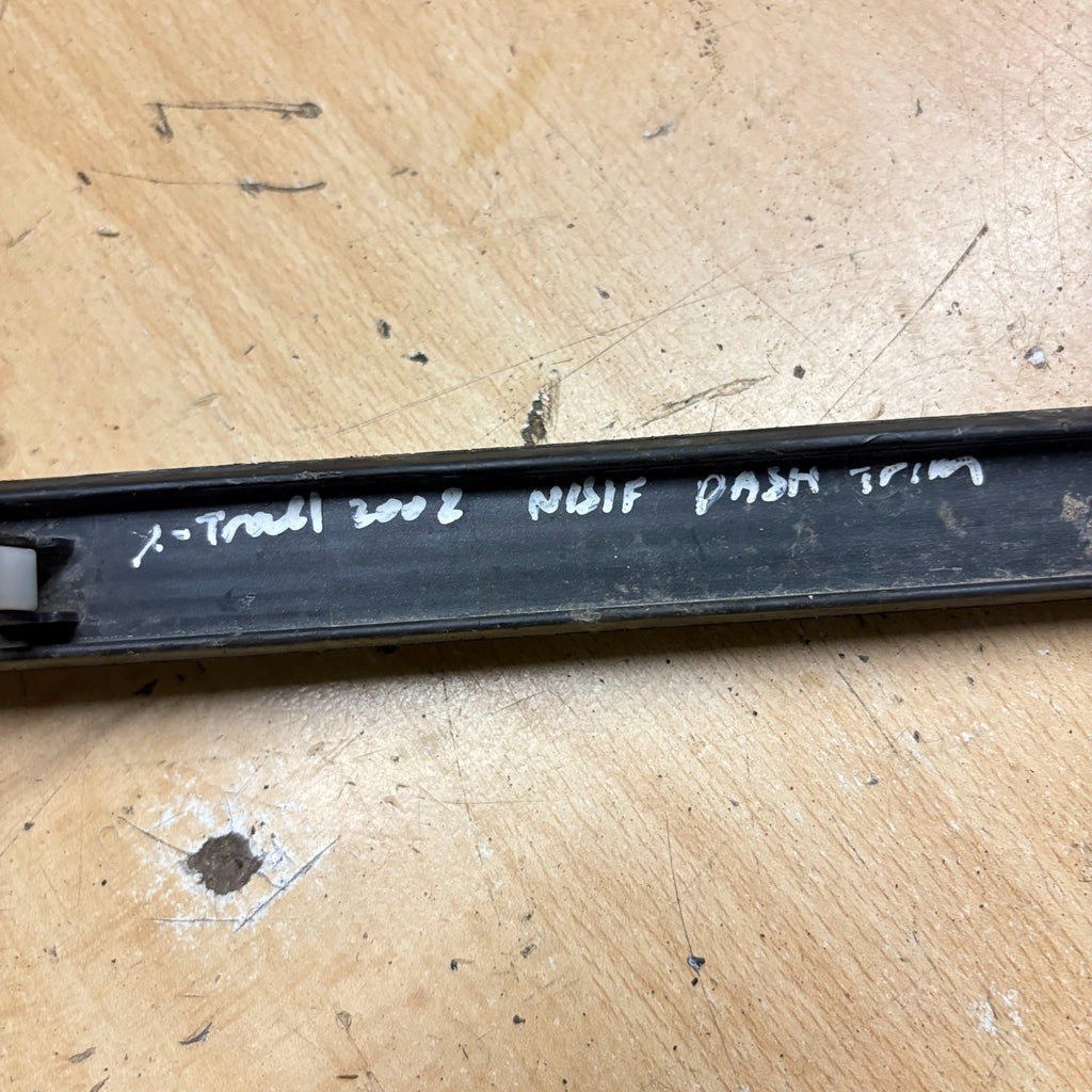NISSAN X TRAIL 2002 FRONT LEFT DASHBOARD TRIM 684118H300L