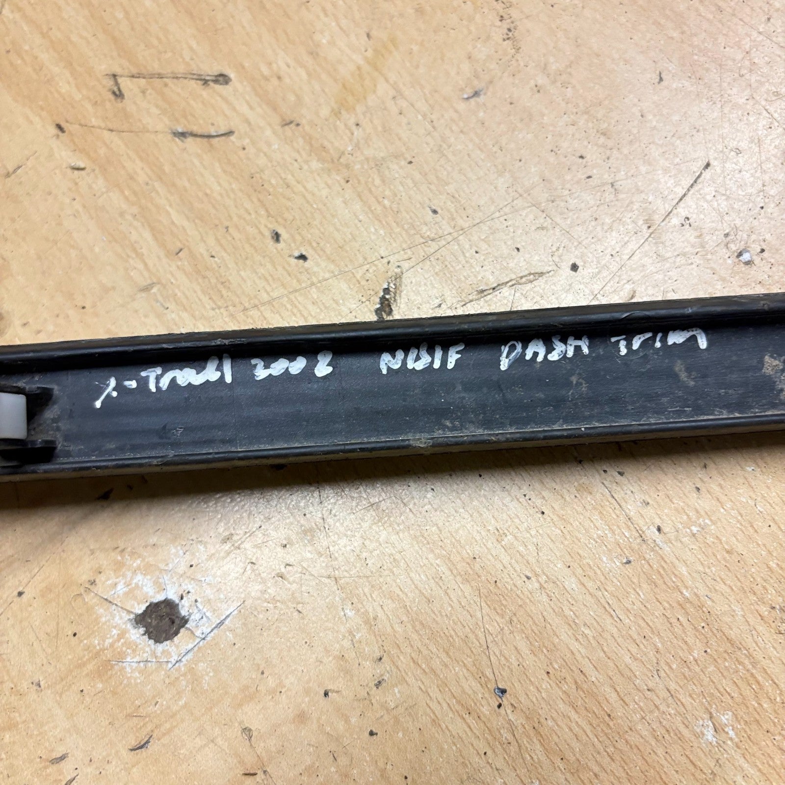NISSAN X TRAIL 2002 FRONT LEFT DASHBOARD TRIM 684118H300L