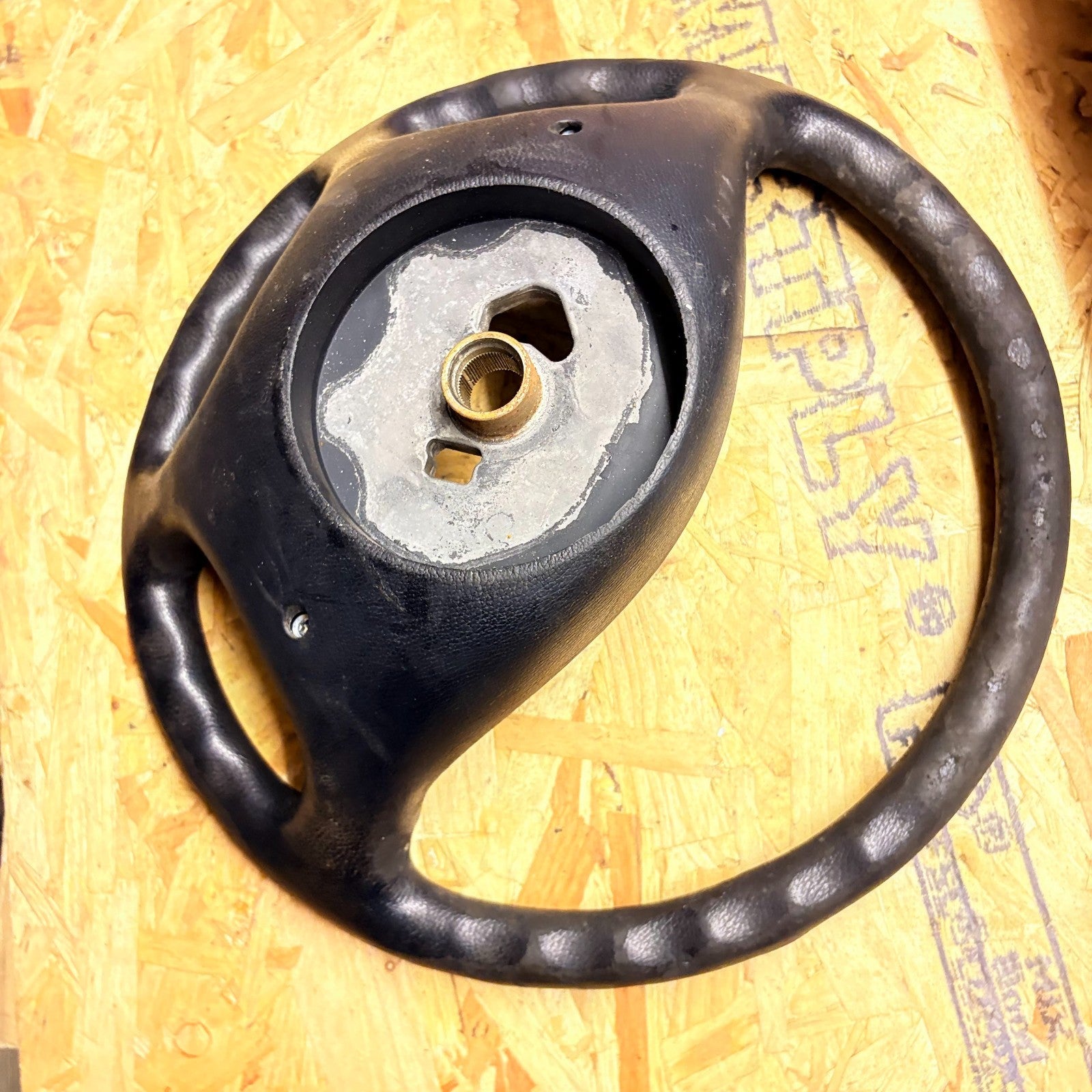 STEERING WHEEL MERCEDES-BENZ SPRINTER A906 STEERING WHEEL A906 464 0201