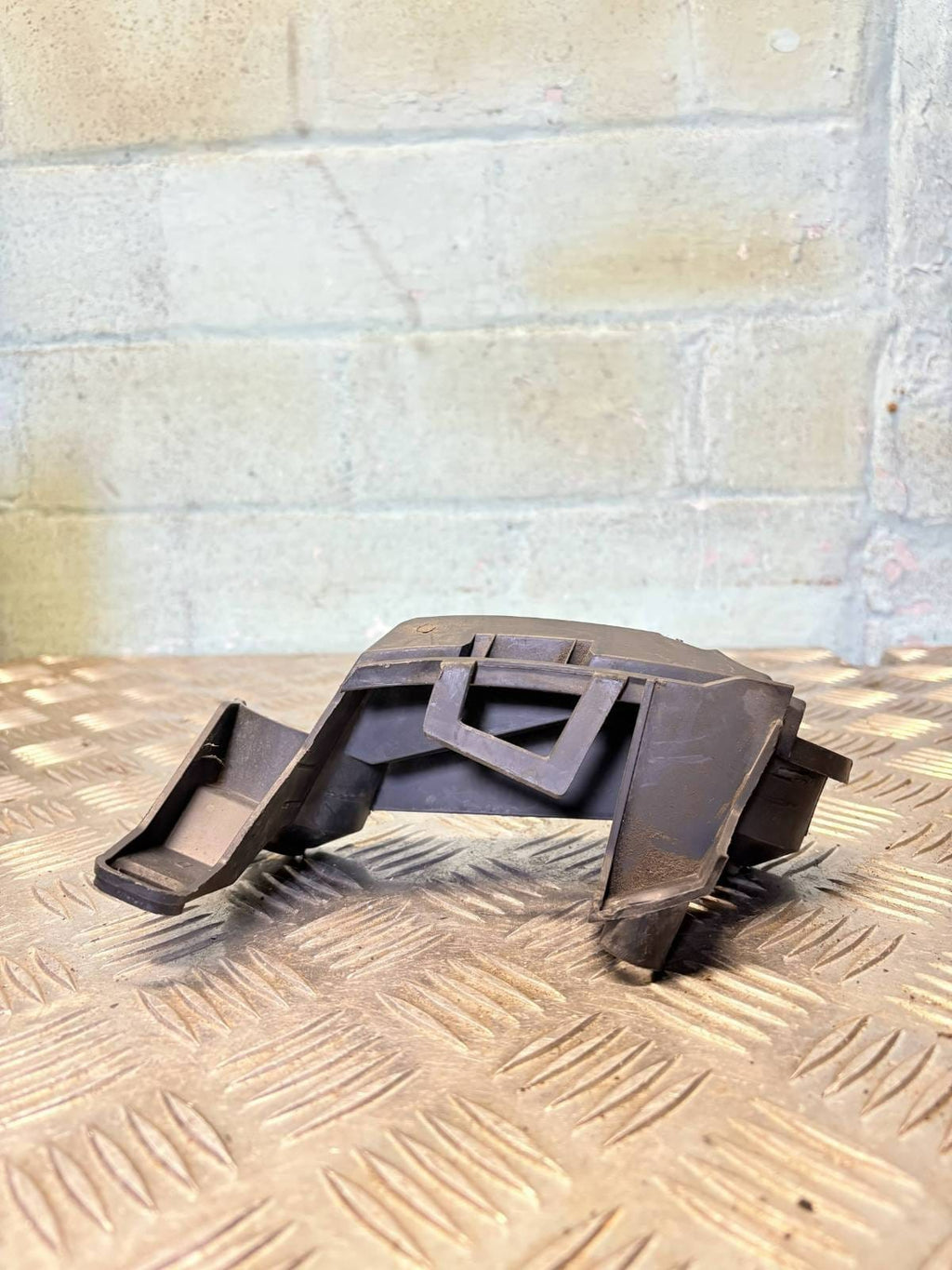 9683977180 018225 c04601-091 Rear Bumper mounts (BUMPER BRACKET)UK612705-83 2013