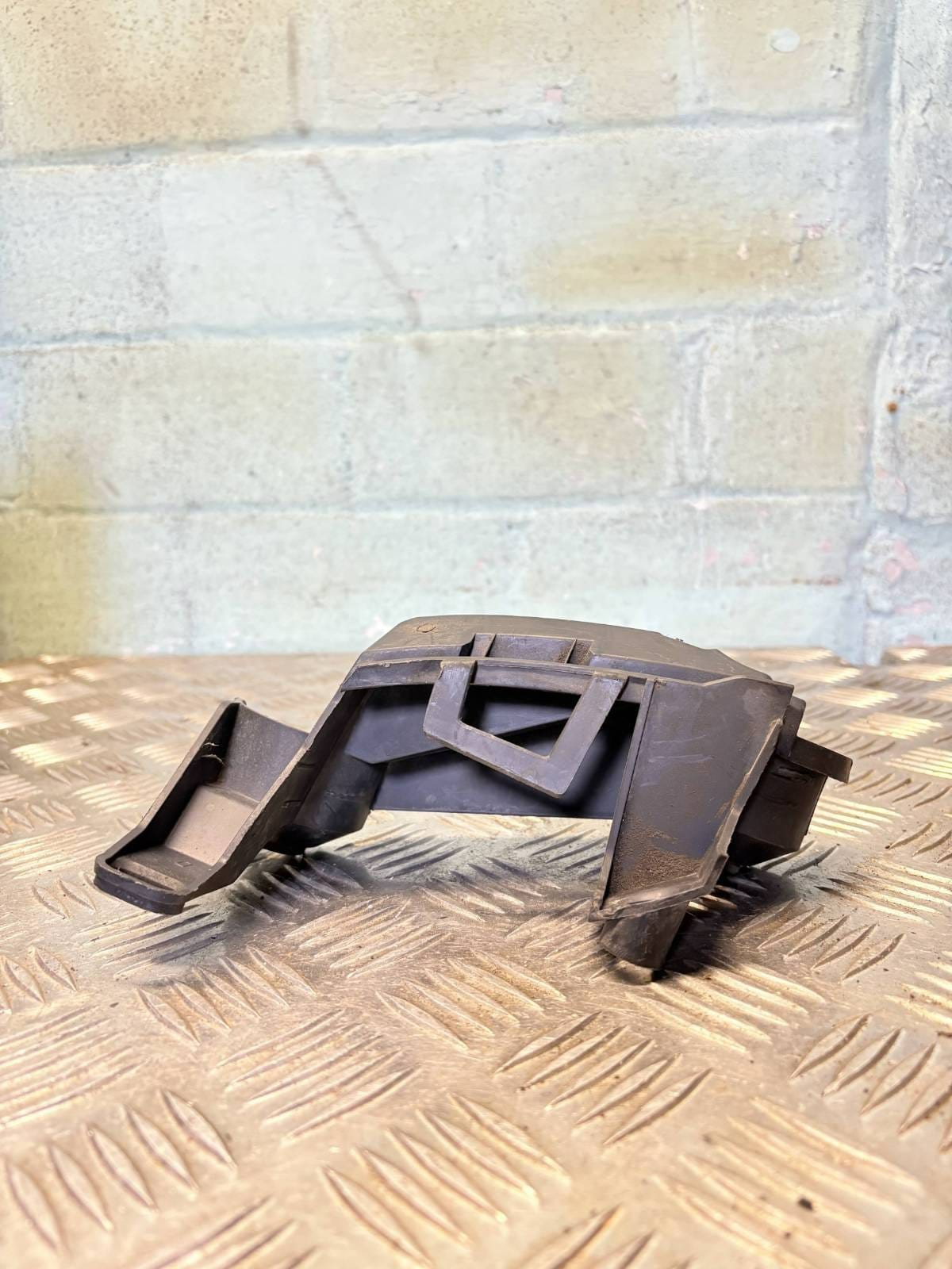 9683977180 018225 c04601-091 Rear Bumper mounts (BUMPER BRACKET)UK612705-83 2013