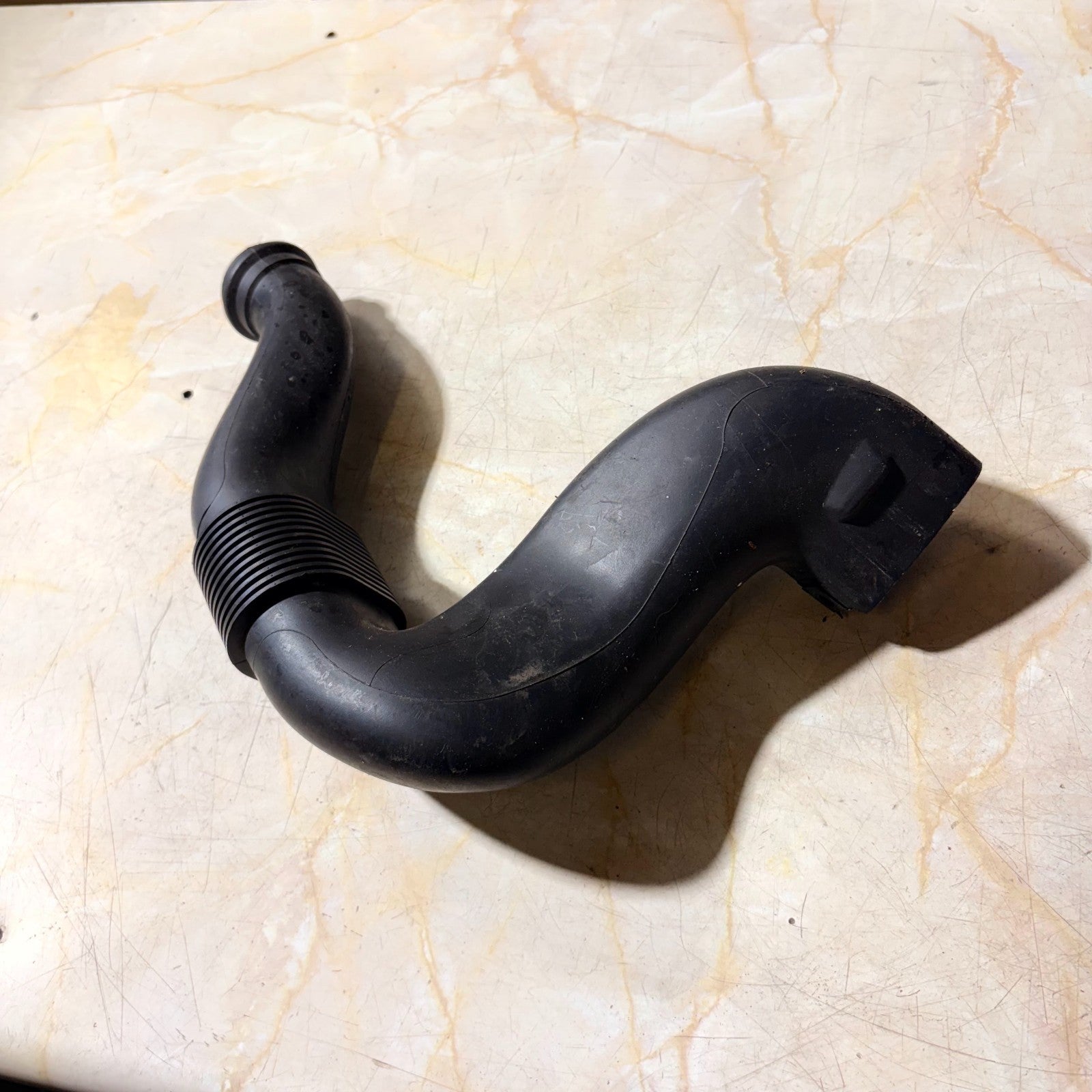 2007-2012 SKODA FABIA MK2 1.2 AIR INTAKE PIPE 6Y0129618A