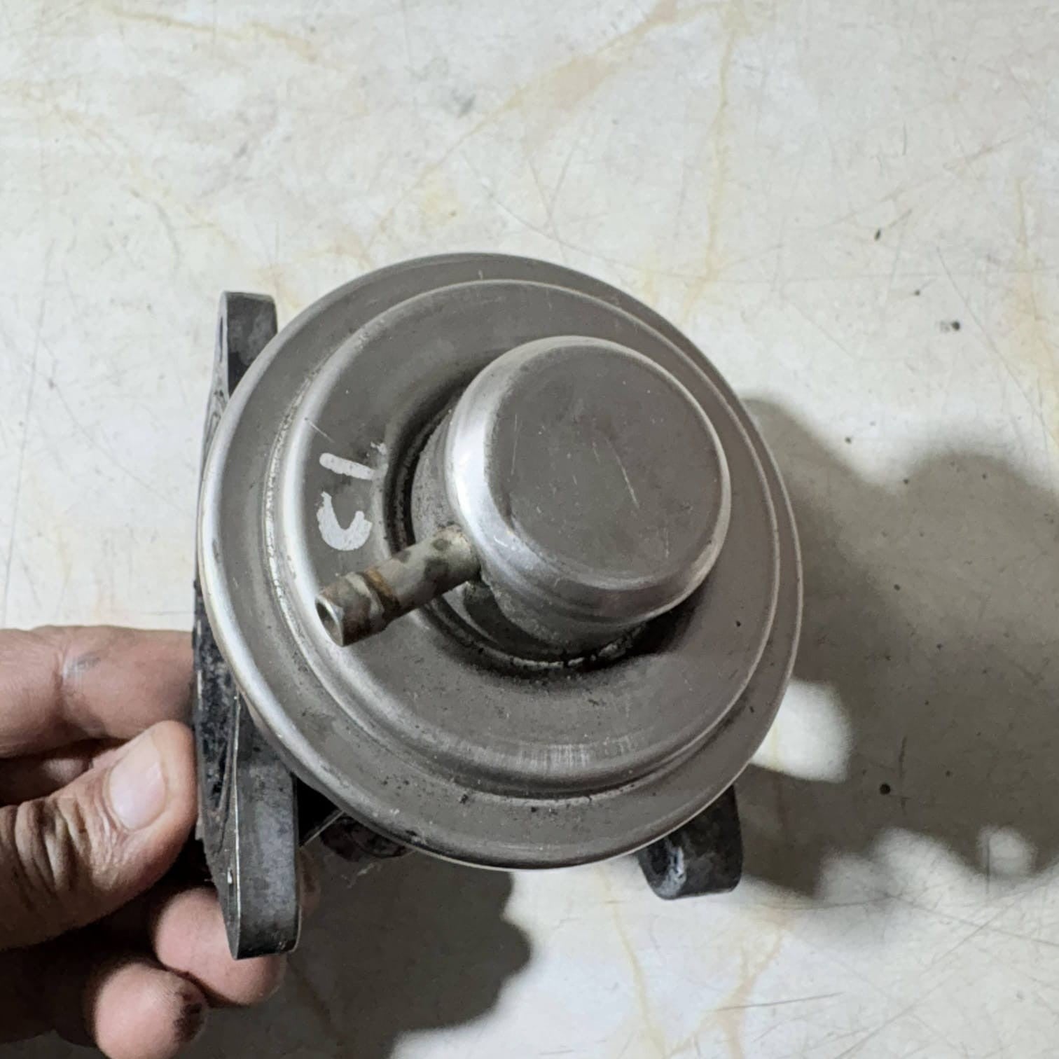 VOLKSWAGEN TOURAN MK1 EGR Valve Exhaust Gas Recirculation Valve 749603D