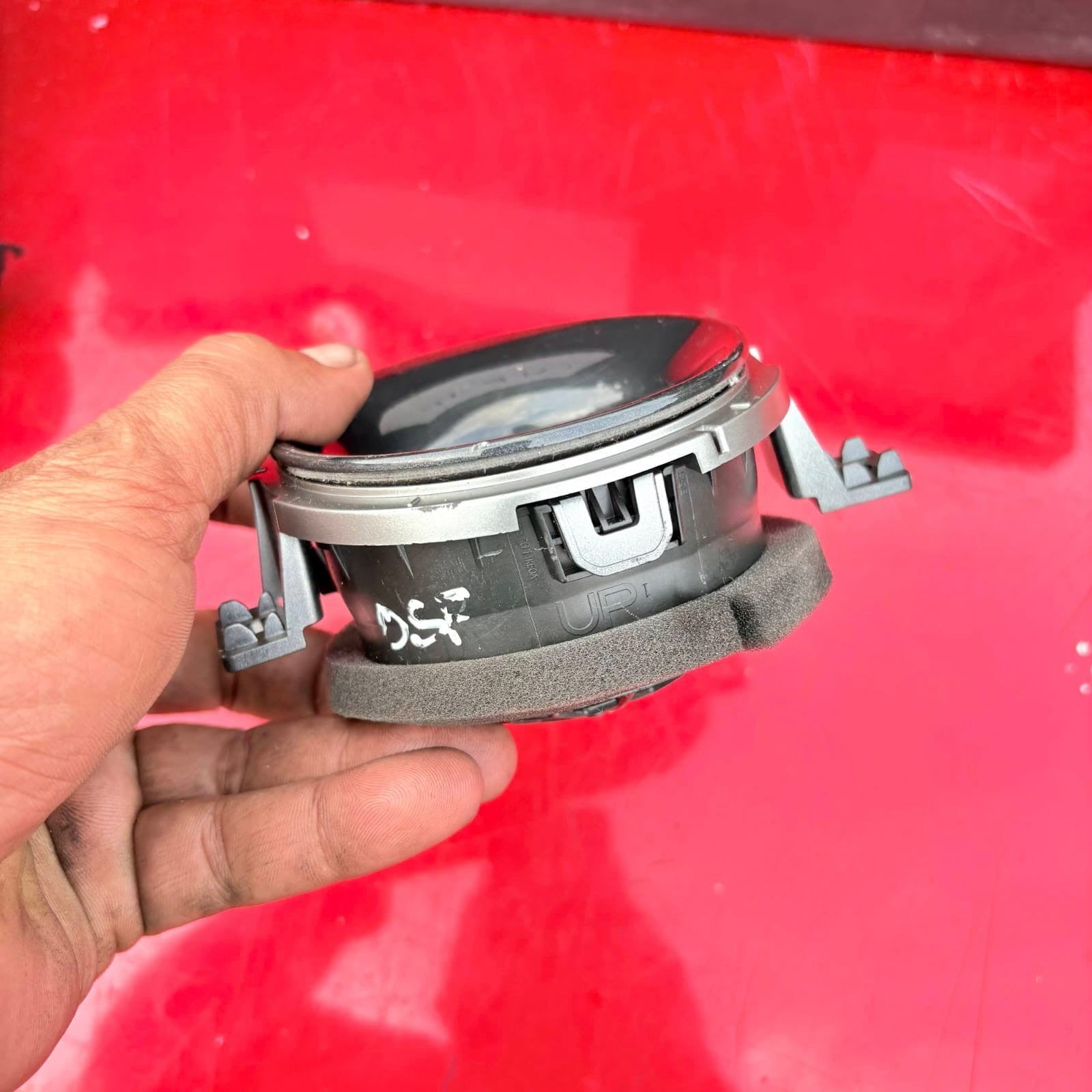 2014 NISSAN JUKE ACENTA PASSENGER SIDE DASHBOARD AIR VENT 687601KK0A