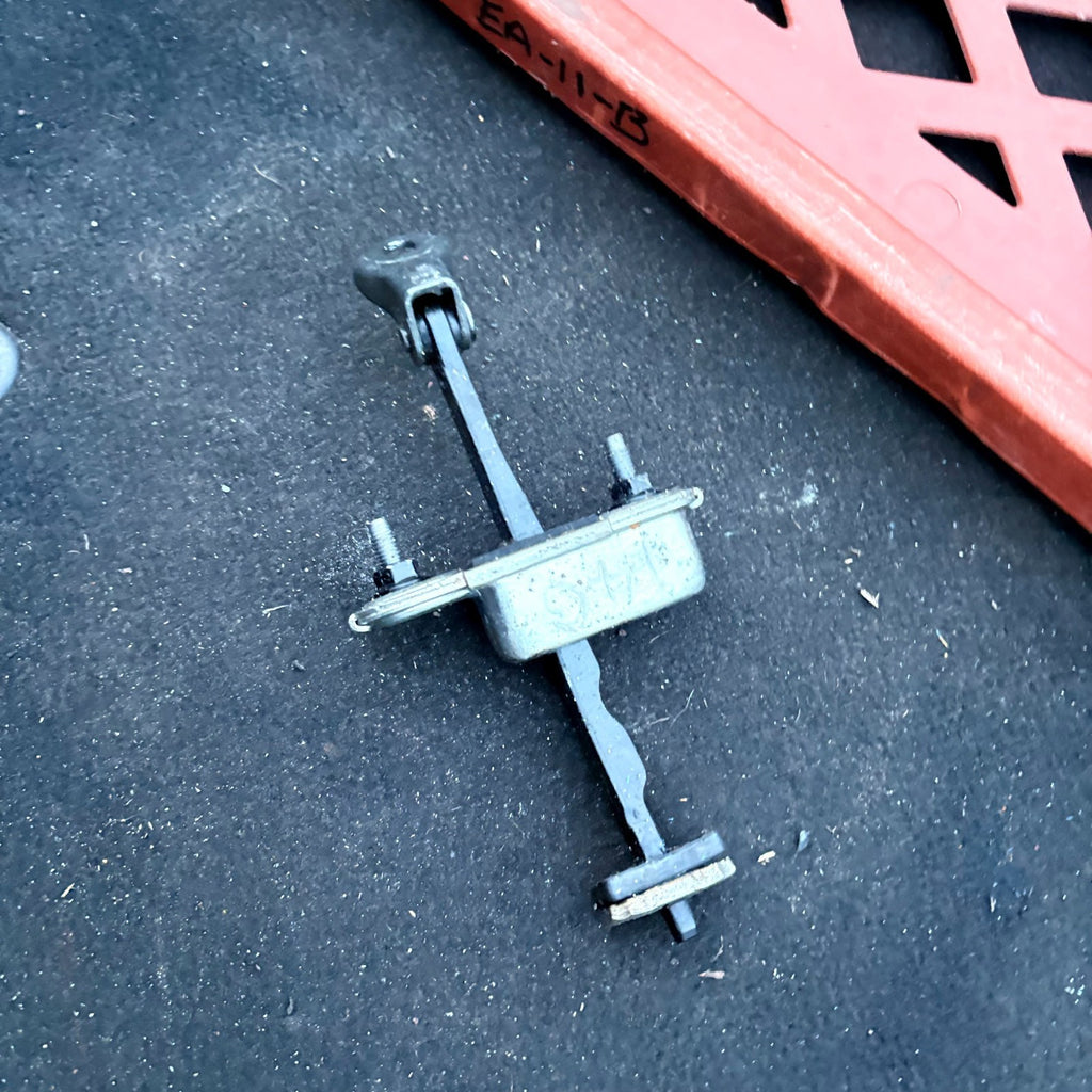 Hyundai i40 2011-2019 Front Left Door Check Strap Hinge Passenger Side