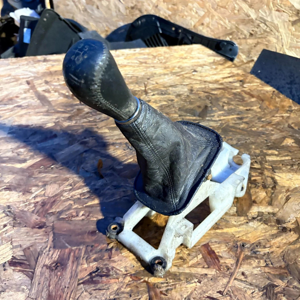 TOYOTA RAV-4 2000-2005 GEAR SELECTOR UNIT 5 SPEED MANUAL