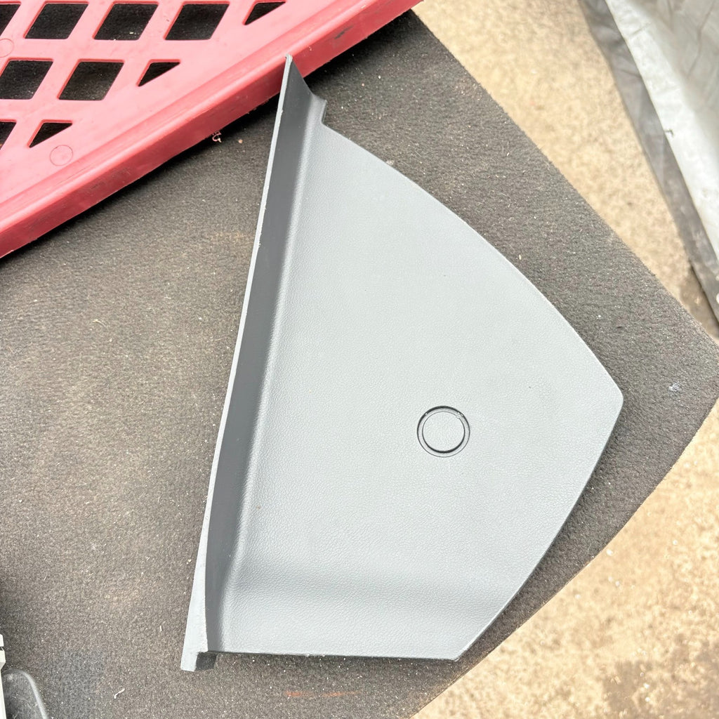 MG6 2014 FRONT DRIVER RIGHT SIDE DASHBOARD END PANEL COVER TRIM 30014642