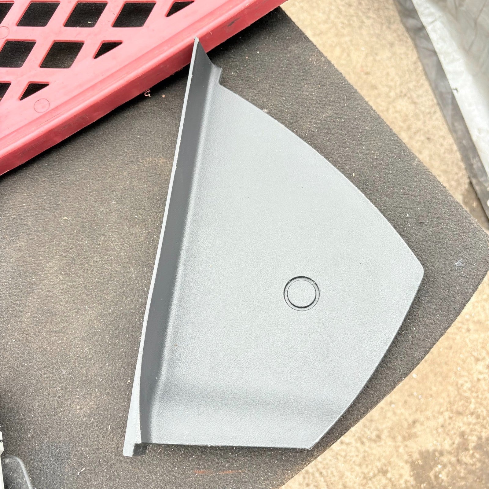 MG6 2014 FRONT DRIVER RIGHT SIDE DASHBOARD END PANEL COVER TRIM 30014642