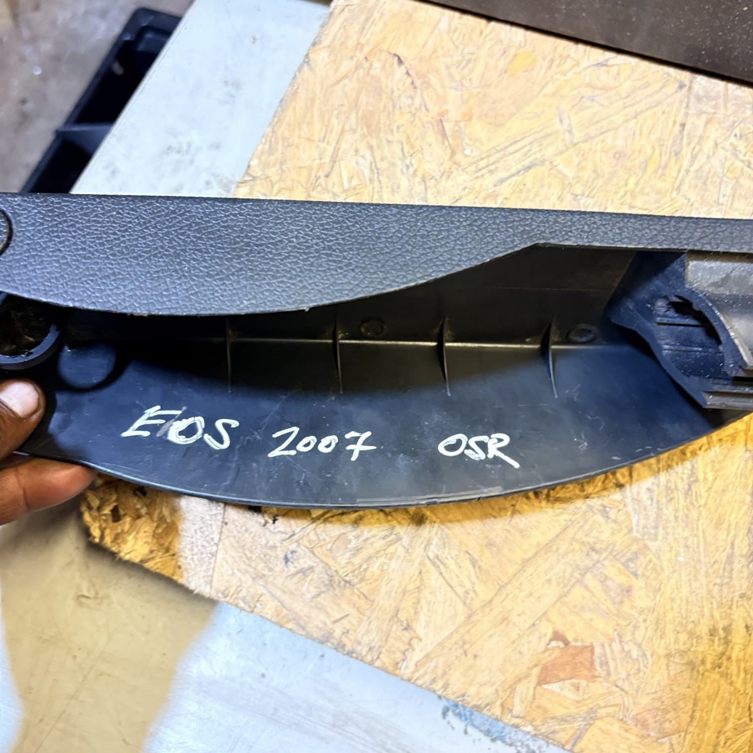 VW EOS Rear Roof Ram Lift Cover Plastic Trim 1Q0867163C OSR 2007