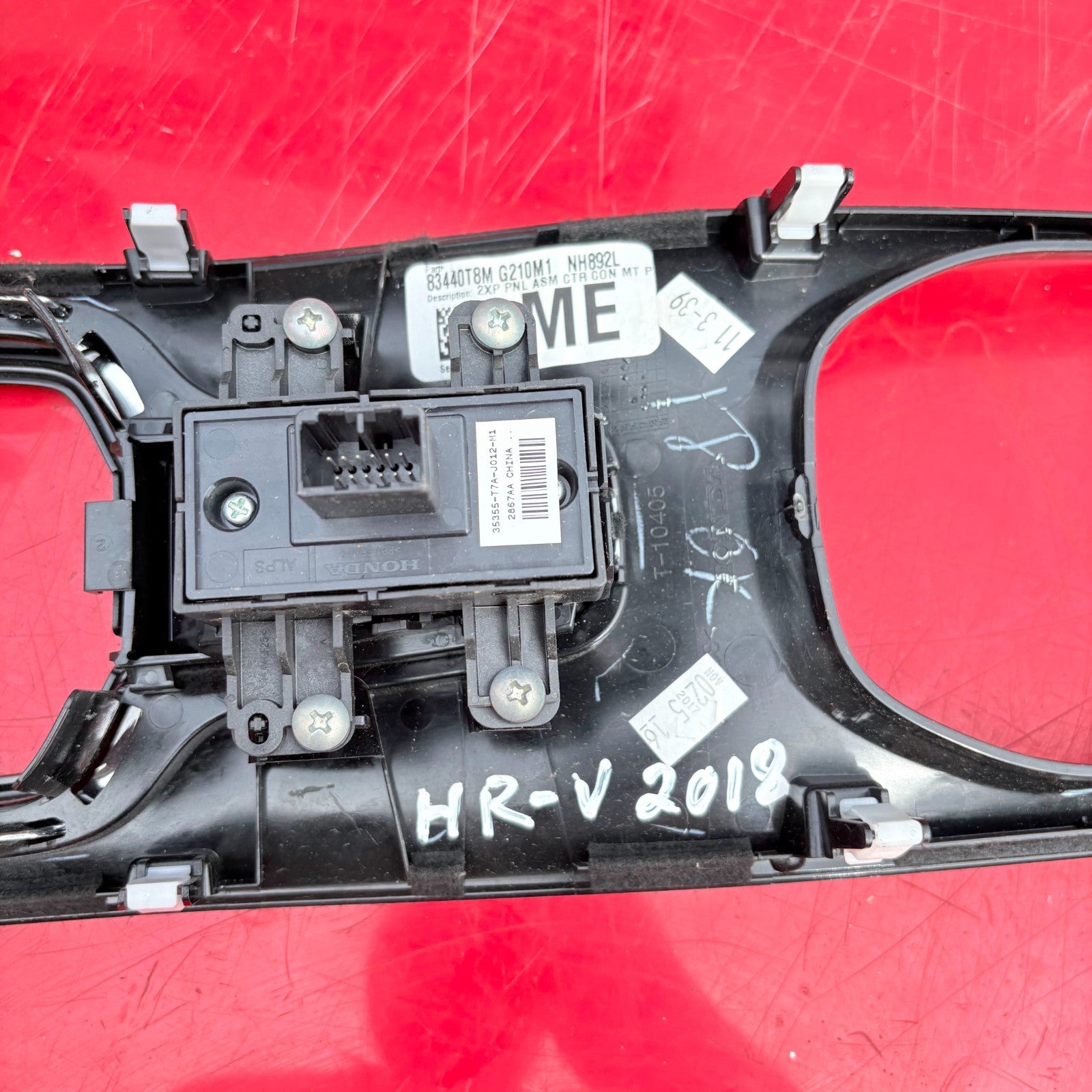 Honda HRV 2015-2020 AUTOMATIC CENTRE CONSOLE TRIM IN BLACK SWITCHES 83440T8M