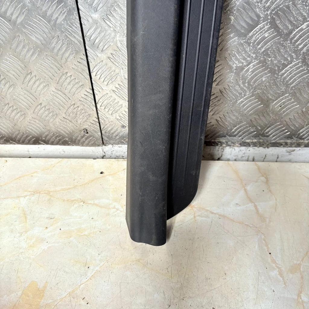 KIA CEED 2010 DRIVER FRONT DOOR INTERIOR SILL SCUFF COVER TRIM 85874-1H300