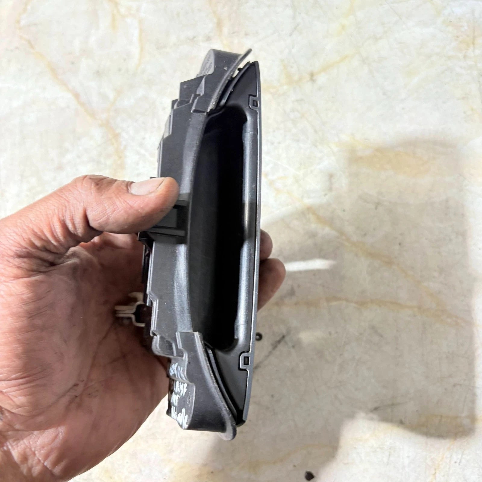AUDI A3 2008 LEFT FRONT EXTERNAL DOOR HANDLE 4B0 839 885