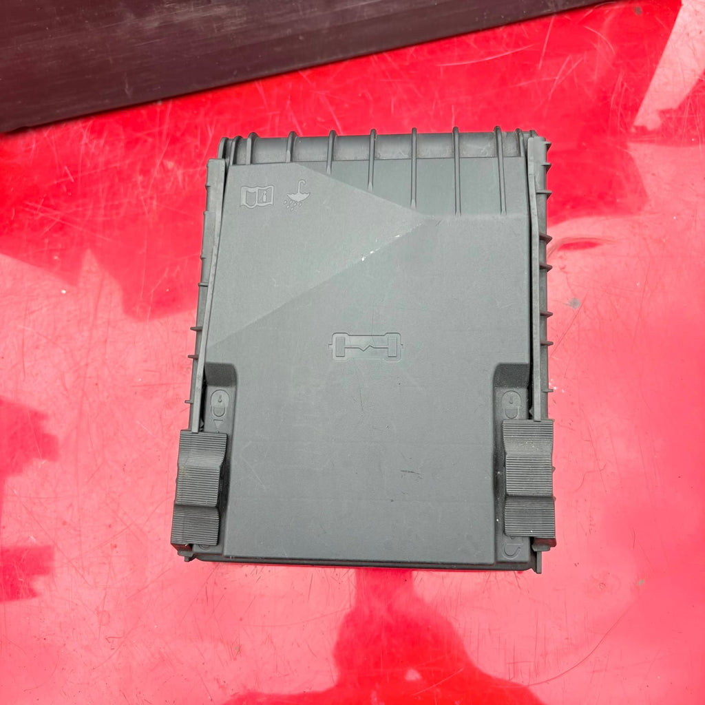 VW PASSAT B6 2005-2010 Engine Compartment Fuse Relay Box Cover Lid 1K0937132F