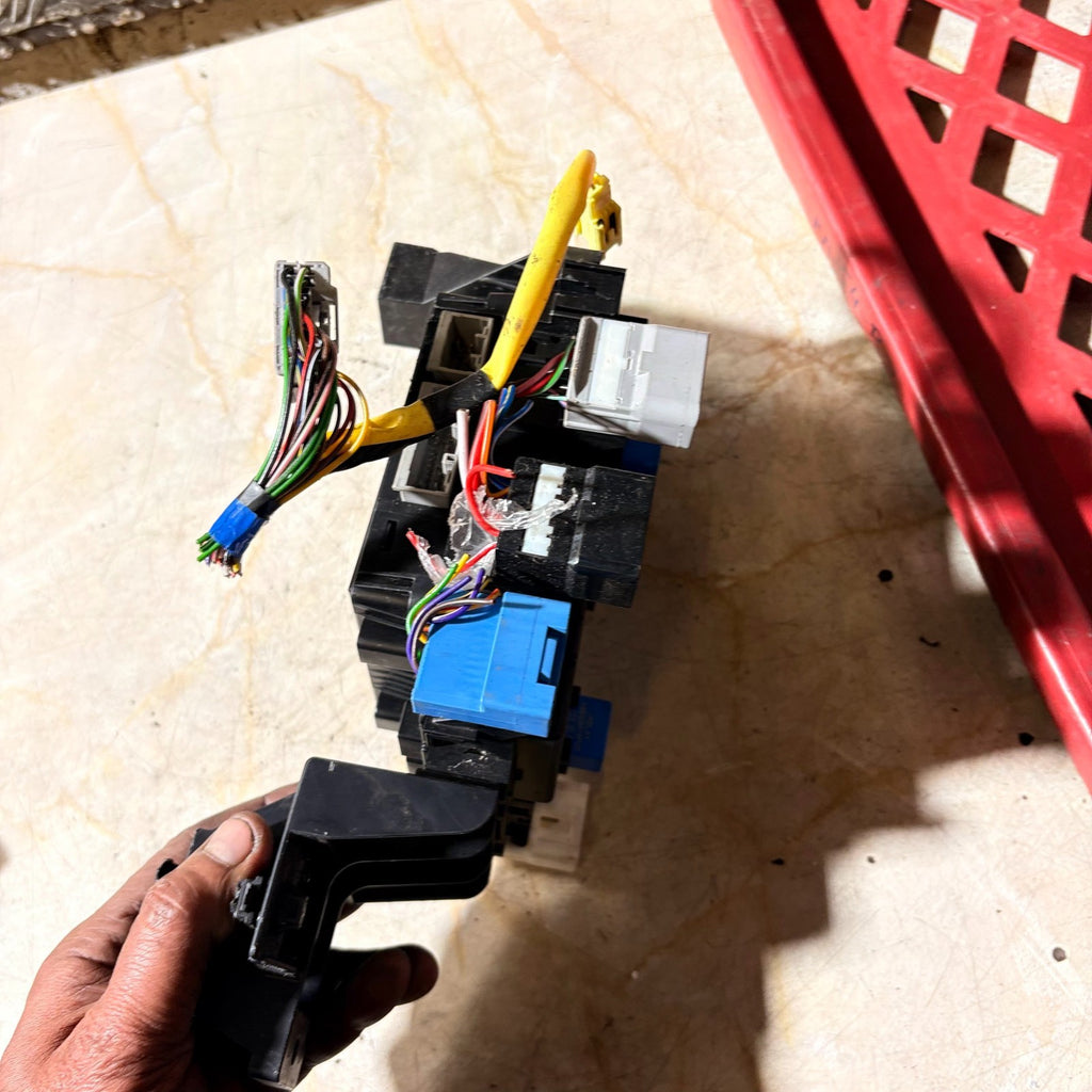 Nissan Pixo 2009-2013 FUSE BOX UNDER DASHBOARD 68K10