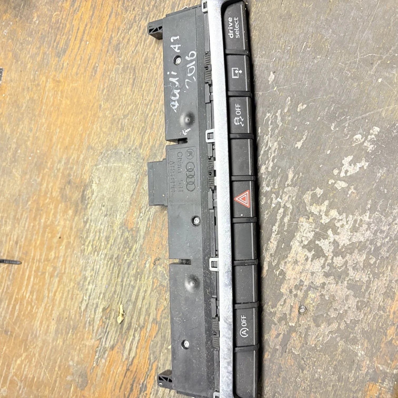 Audi A3/S3 8V Sportback Hazard Control Panel Drive Select 8V0925301G 2013-2016