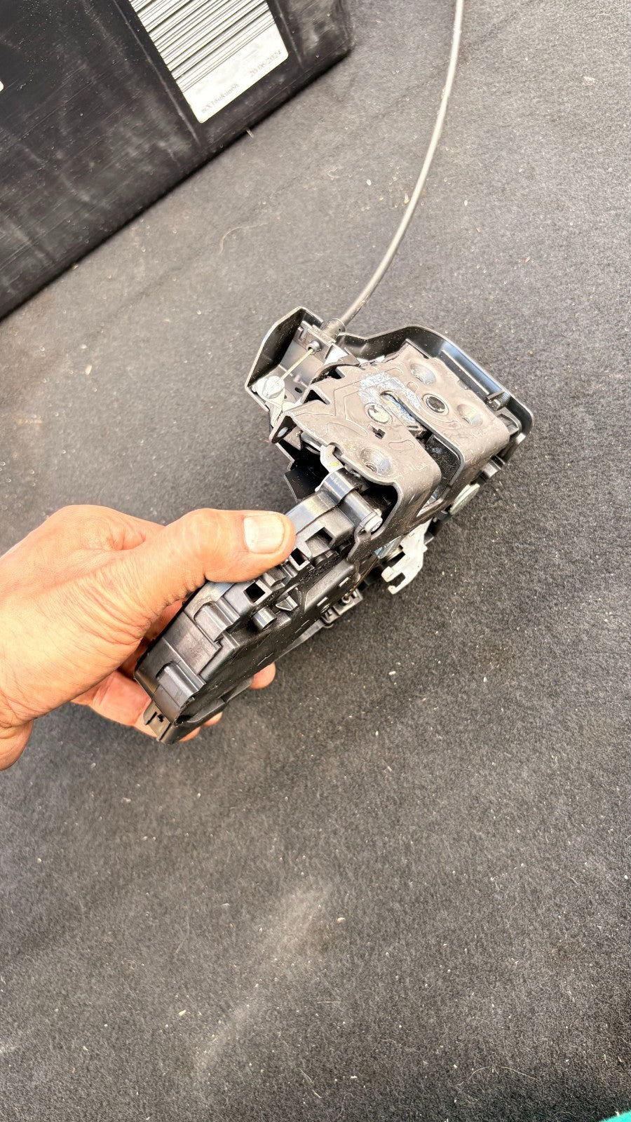 2008 VOLVO C30 REAR PASSENGER SIDE DOOR LOCK