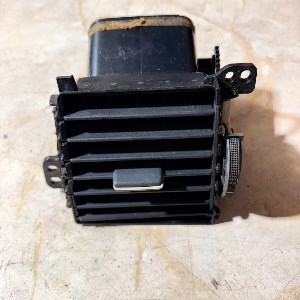 Toyota Auris 2008 Front right dashboard side air vent 9474