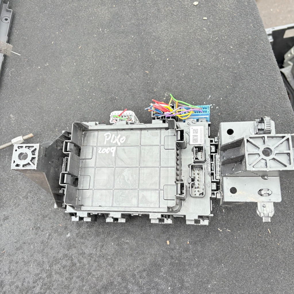 NISSAN PIXO 2009 INTERIOR DASH FUSE BOX 68K10